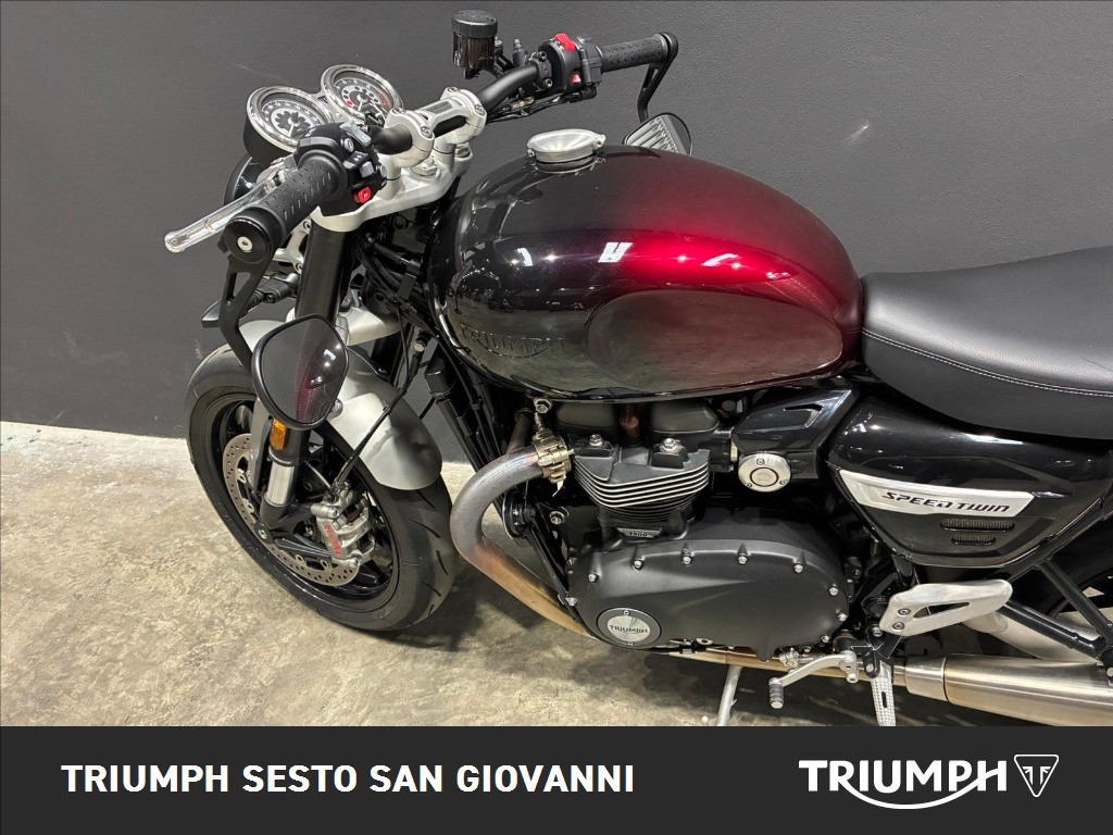 TRIUMPH Speed Twin 1200 Stealth Edition Abs